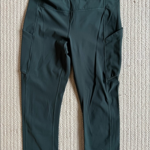 Lululemon cropped leggings size 8 - Picture 4 of 7